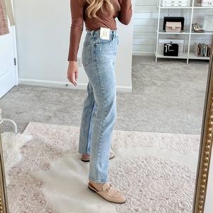 29 A&F | Ultra High Rise 90s Straight Leg Denim Jeans Light Wash Full Length EUC
